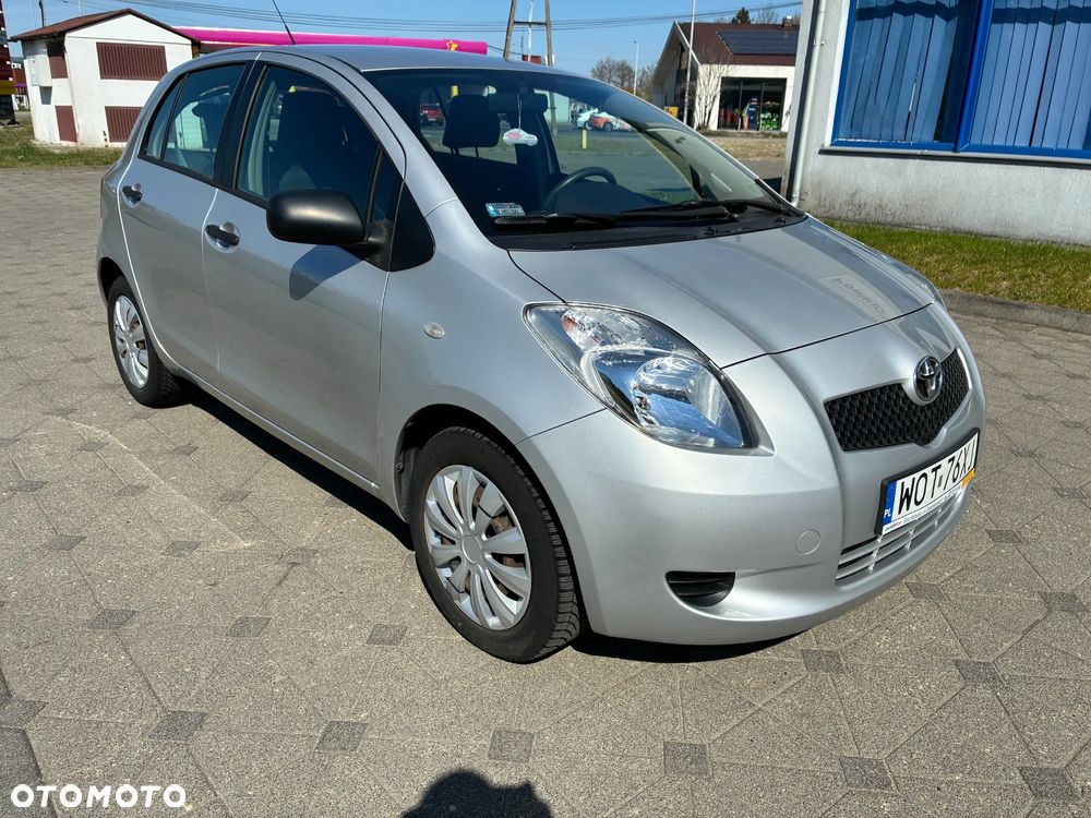 Toyota Yaris 1.3 Terra Gold - 4