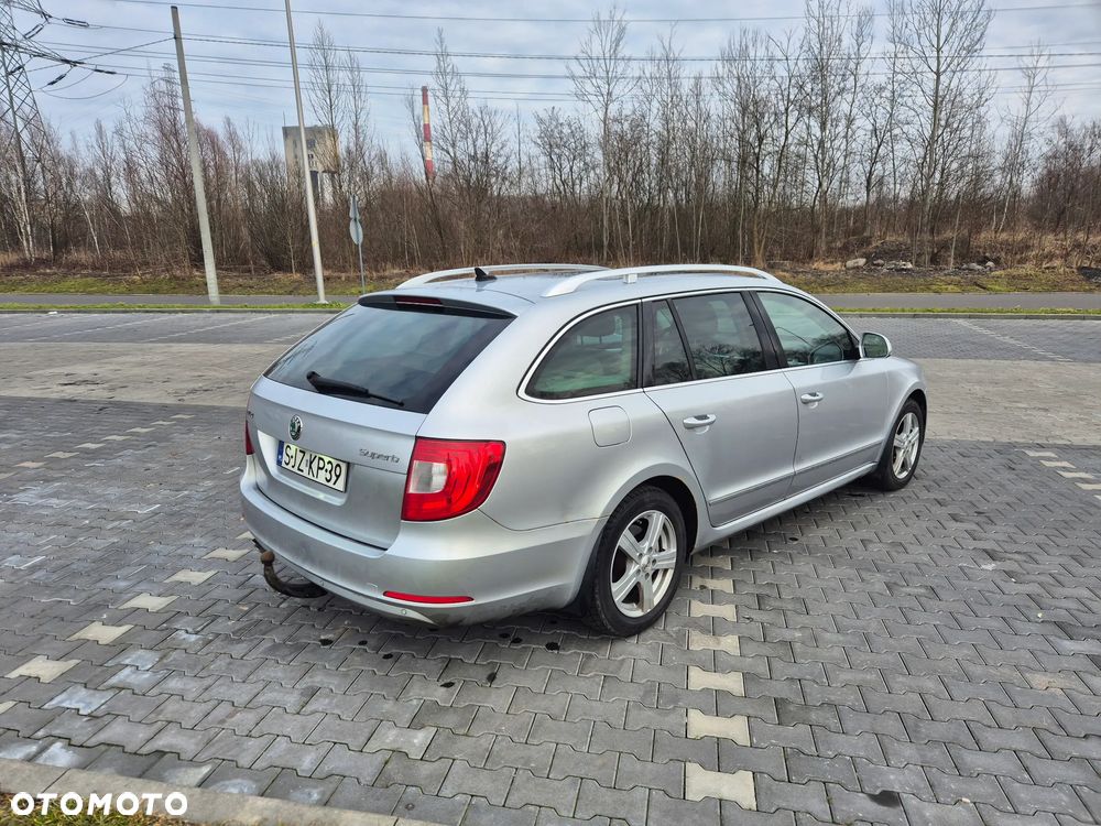 Skoda Superb 2.0 TDI 4x4 DSG Elegance - 5