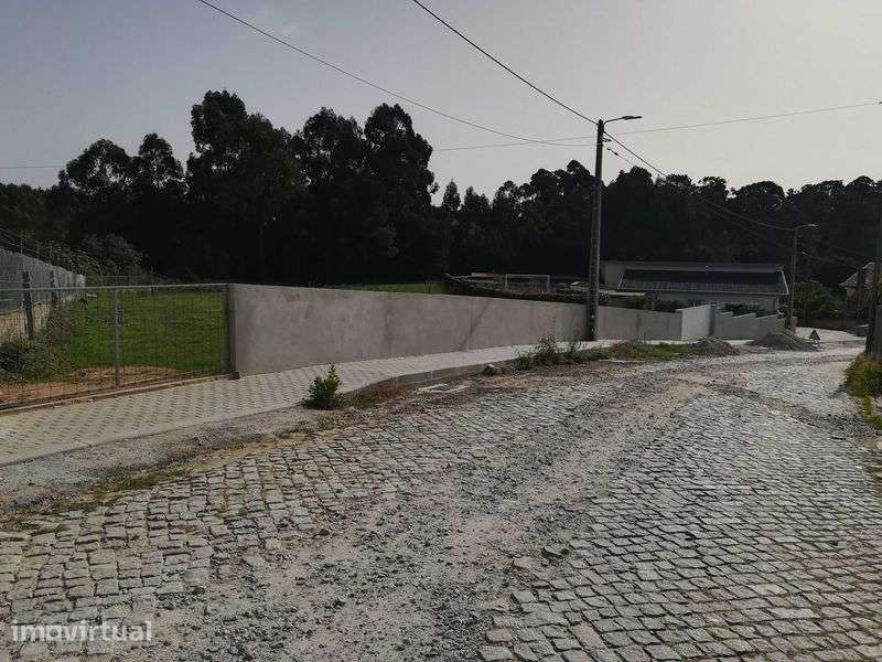 Terreno em Nogueira da Regedoura.
