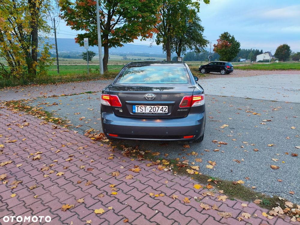 Toyota Avensis - 4