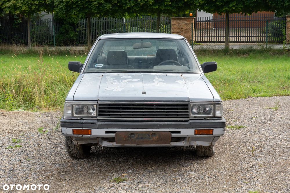 Nissan Laurel - 12