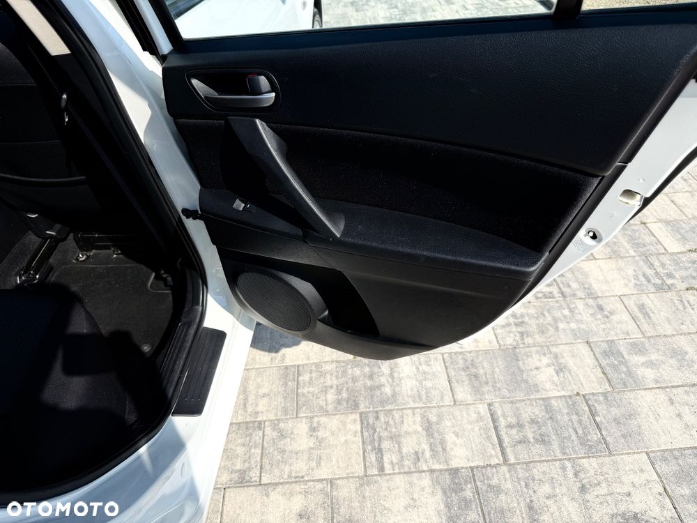 Mazda 3 1.6 Exclusive + - 18