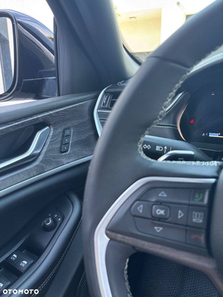 Jeep Grand Cherokee - 8