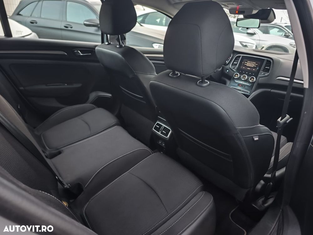 Renault Megane E-TECH Plug-in 160 BUSINESS EDITION - 13