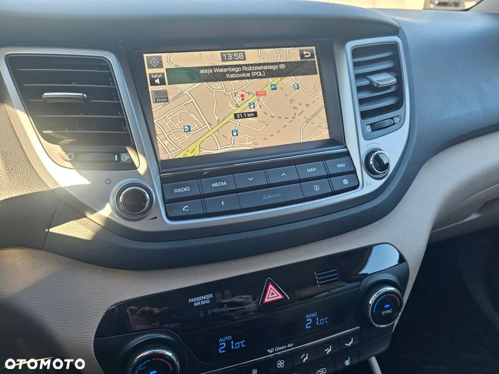 Hyundai Tucson 1.7 CRDI BlueDrive Style 2WD - 11