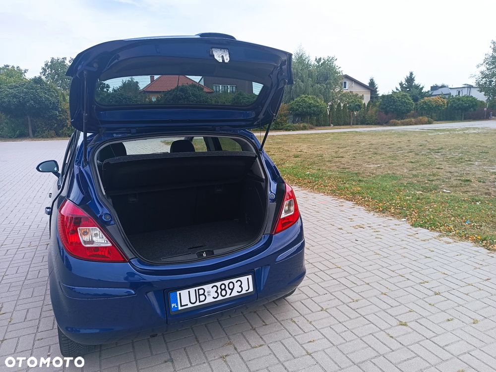 Opel Corsa 1.4 16V Cosmo - 3