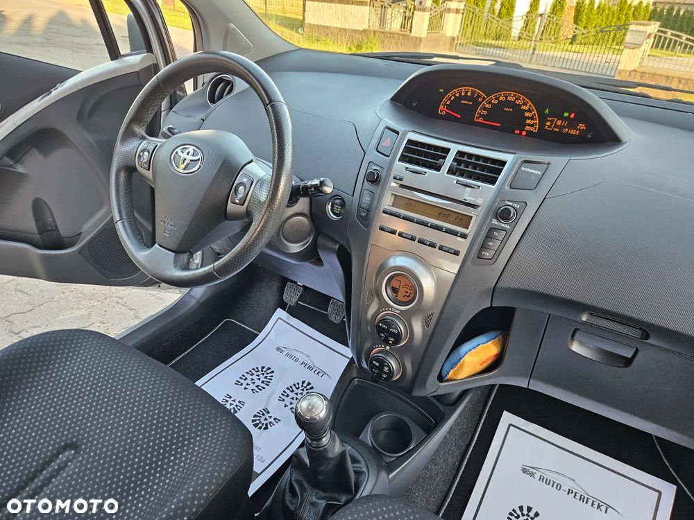 Toyota Yaris 1.33 Prestige - 30