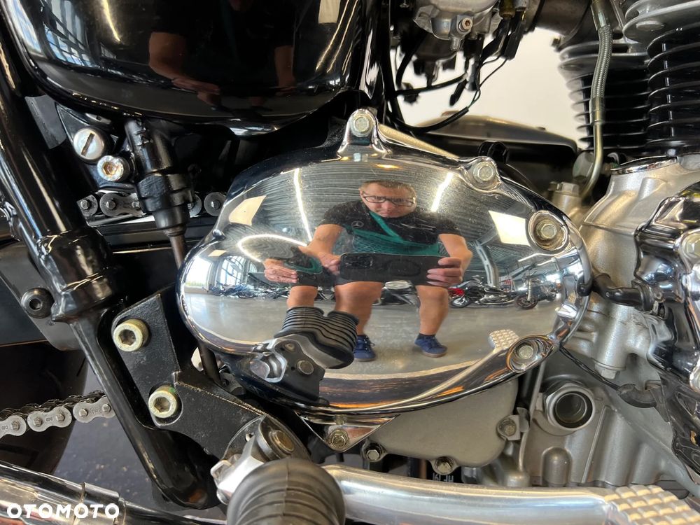 Triumph Bonneville - 30