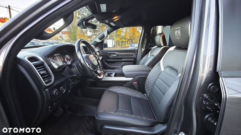 RAM 1500 5.7 Crew Cab Longbed Laramie Black - 16