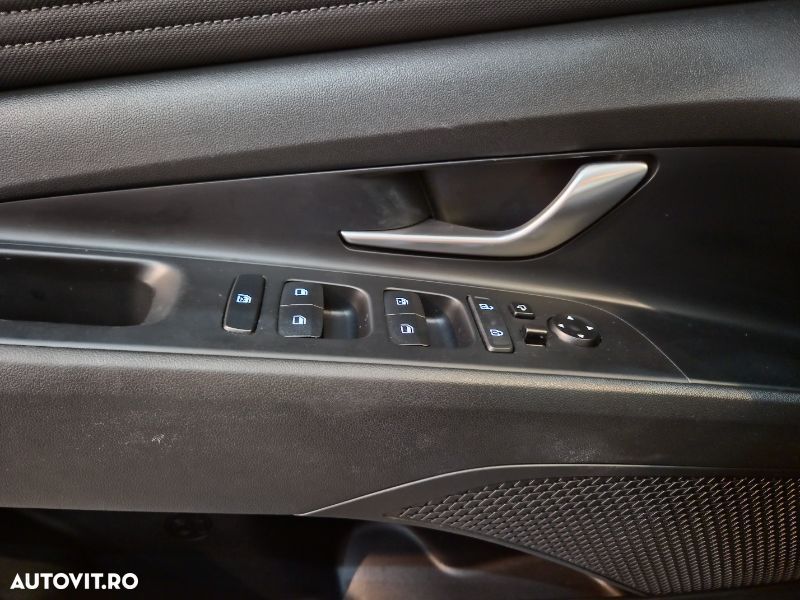 Hyundai Elantra 1.6 l 123 CP CVT Exclusive - 23