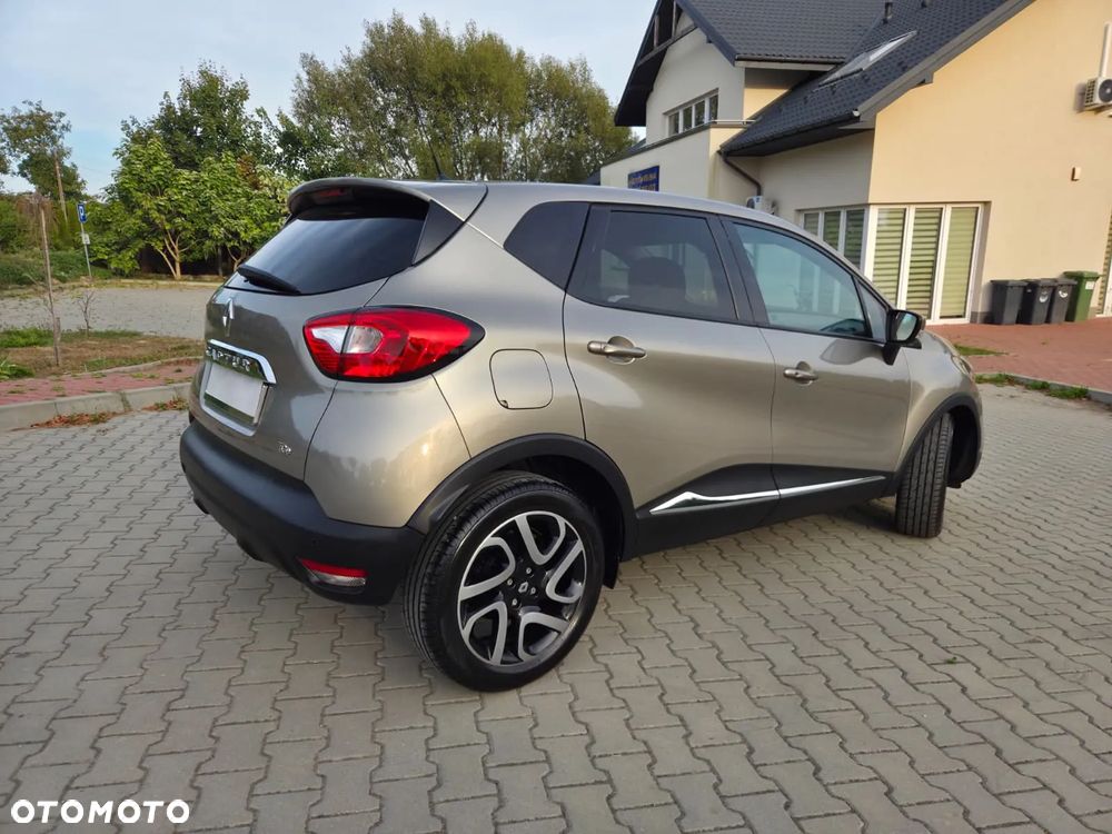 Renault Captur 1.2 TCe Helly Hansen EDC - 5
