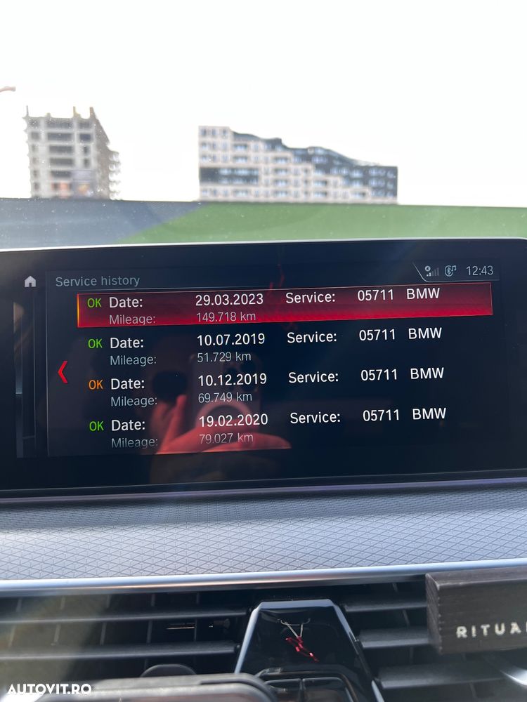 BMW Seria 5 520d Touring Aut. M Sport Edition - 35