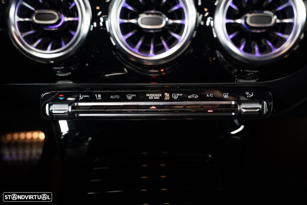 Mercedes-Benz A 250 e 8G-DCT AMG Line - 32