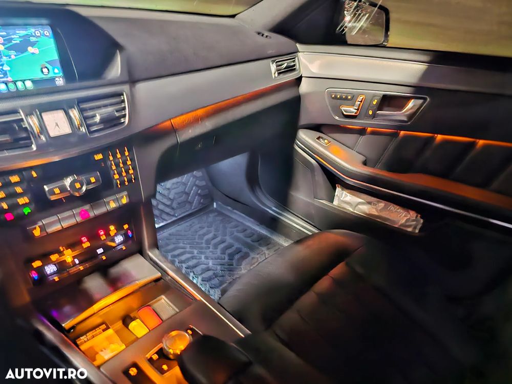 Mercedes-Benz E 300 BlueTEC HYBRID 7G-TRONIC - 12