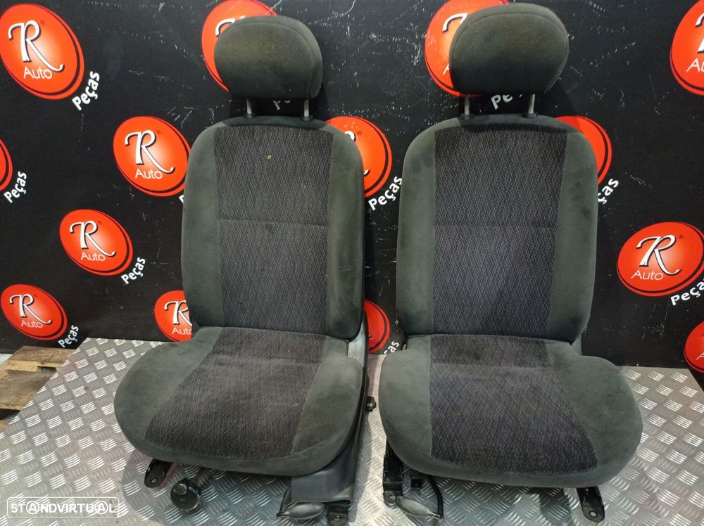 Estofos Ford Focus (Daw, Dbw) - 1