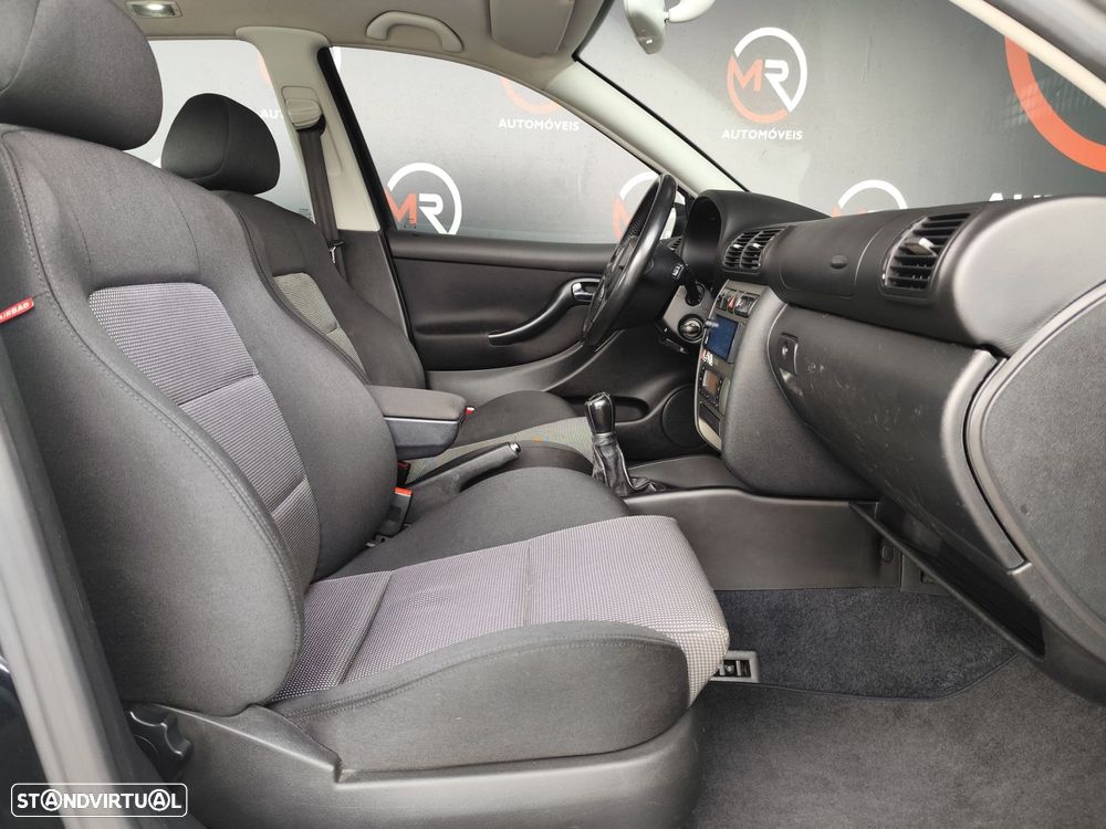 SEAT Leon 1.9 TDI FR - 27