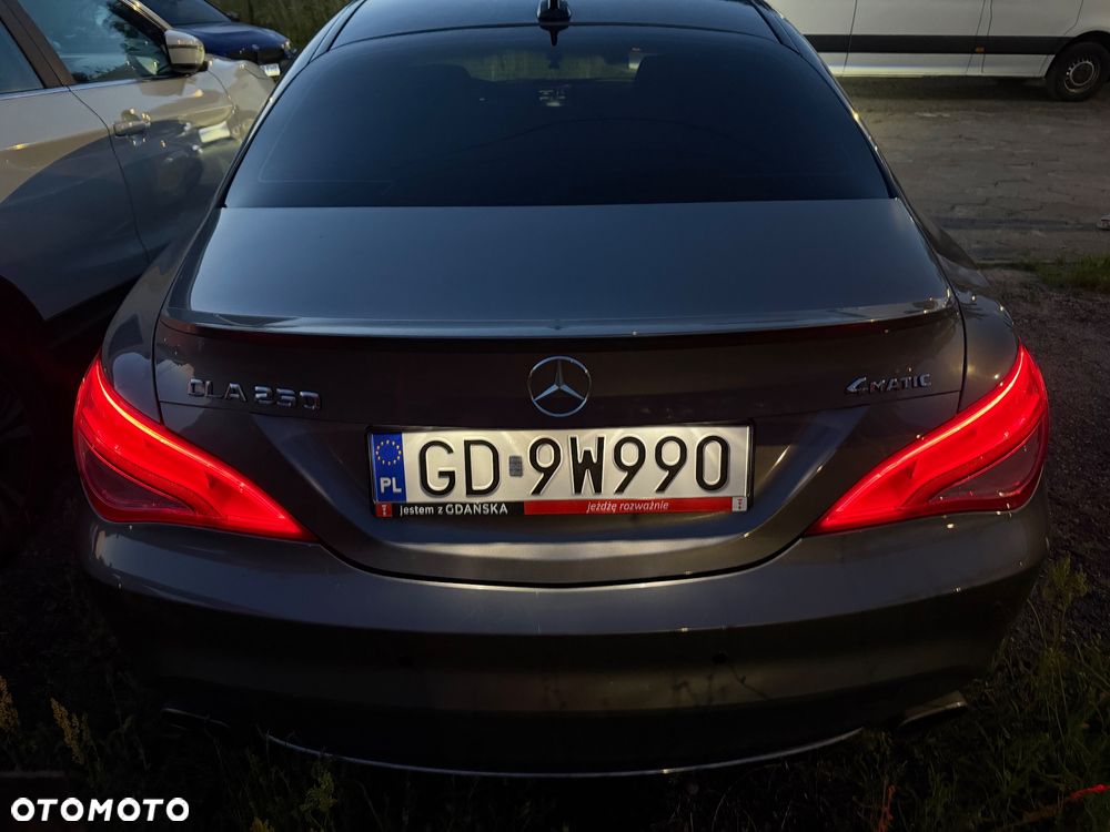 Mercedes-Benz CLA 250 4Matic 7G-DCT - 14