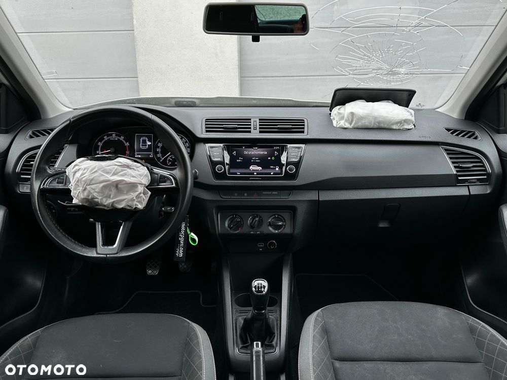 Skoda Fabia 1.0 Style Color - 18