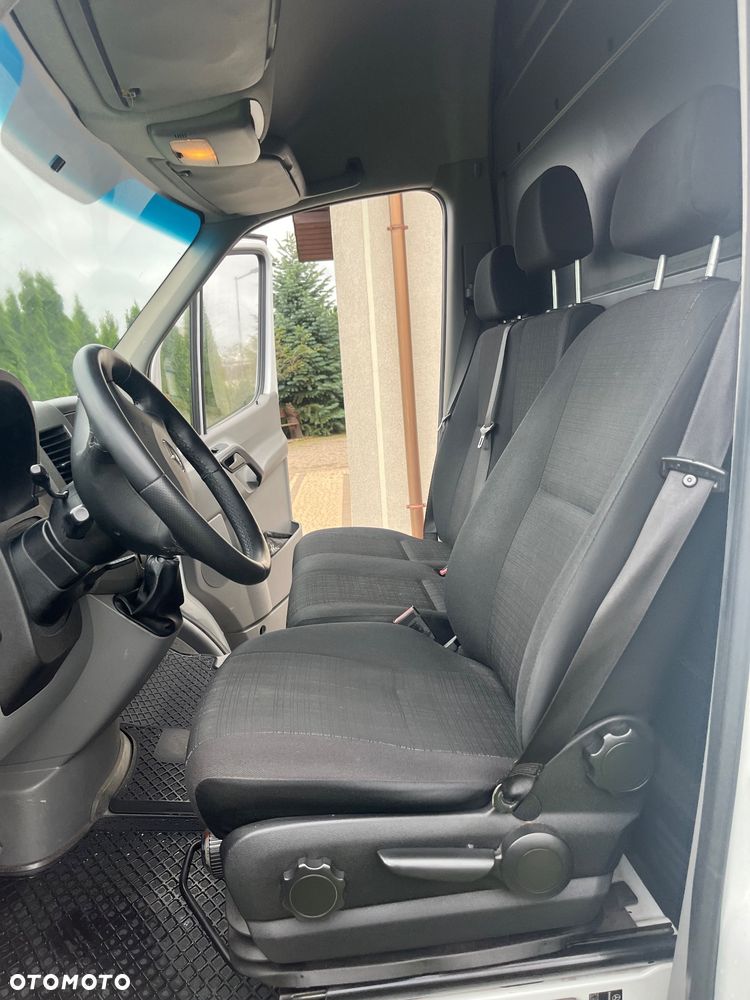 Mercedes-Benz Sprinter - 9