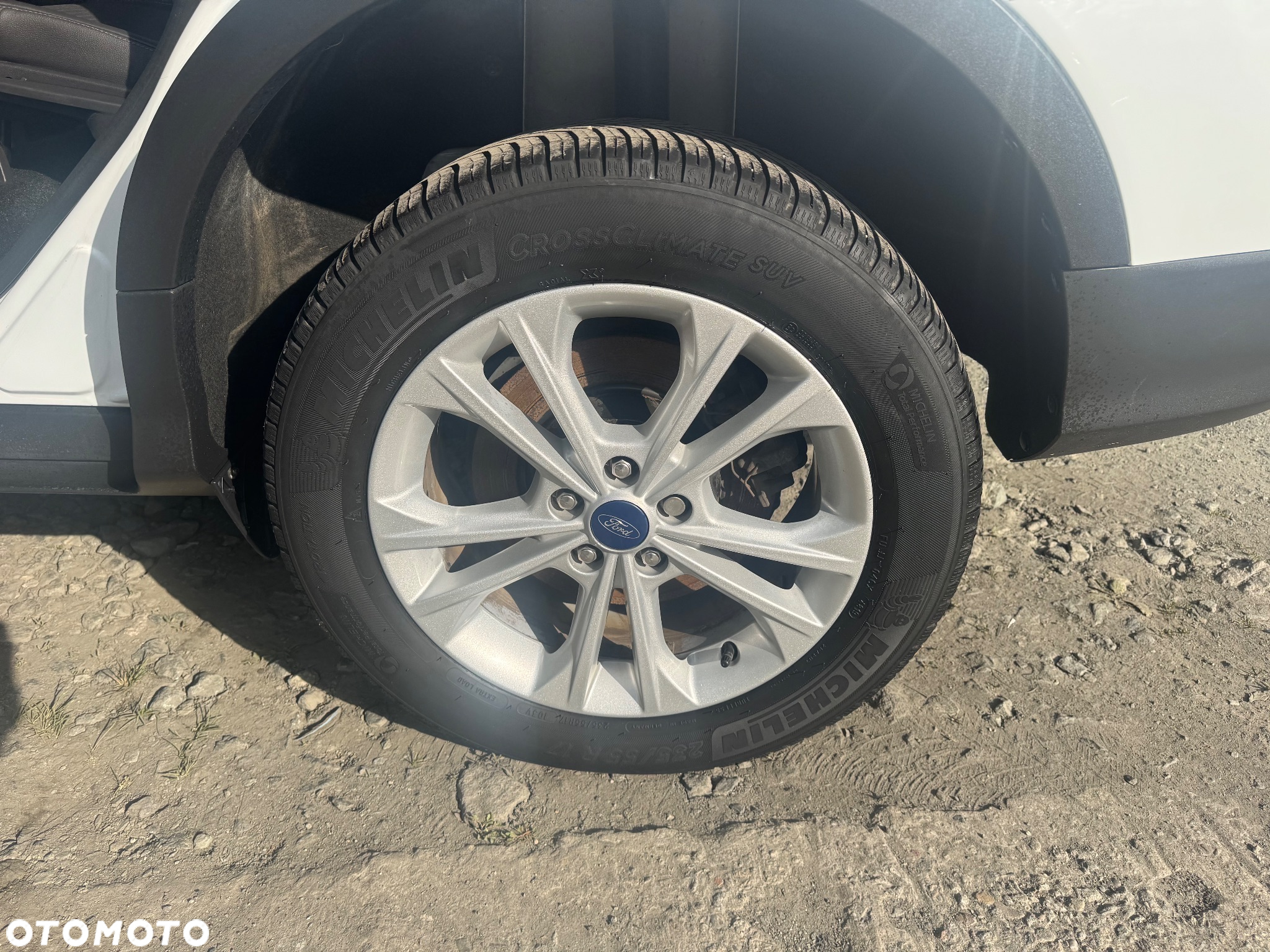 Ford Kuga - 17