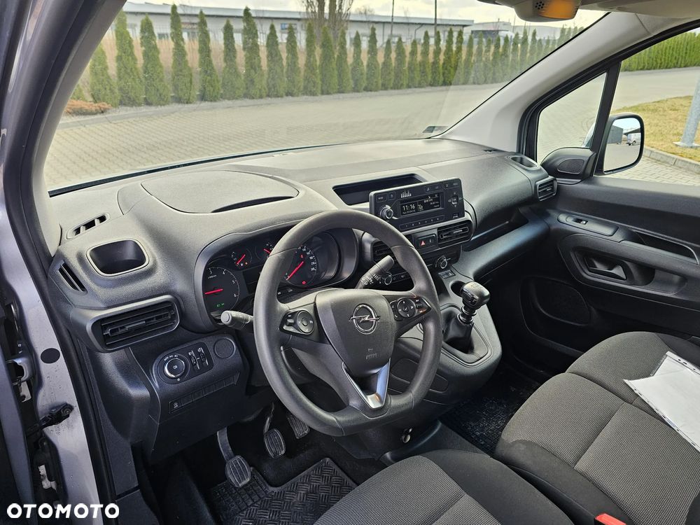 Opel COMBO - 23