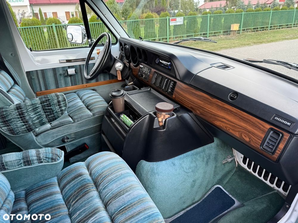 Dodge RAM VAN B250 318 V8 - 13