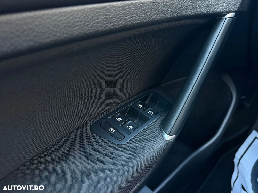 Volkswagen e-Golf - 27