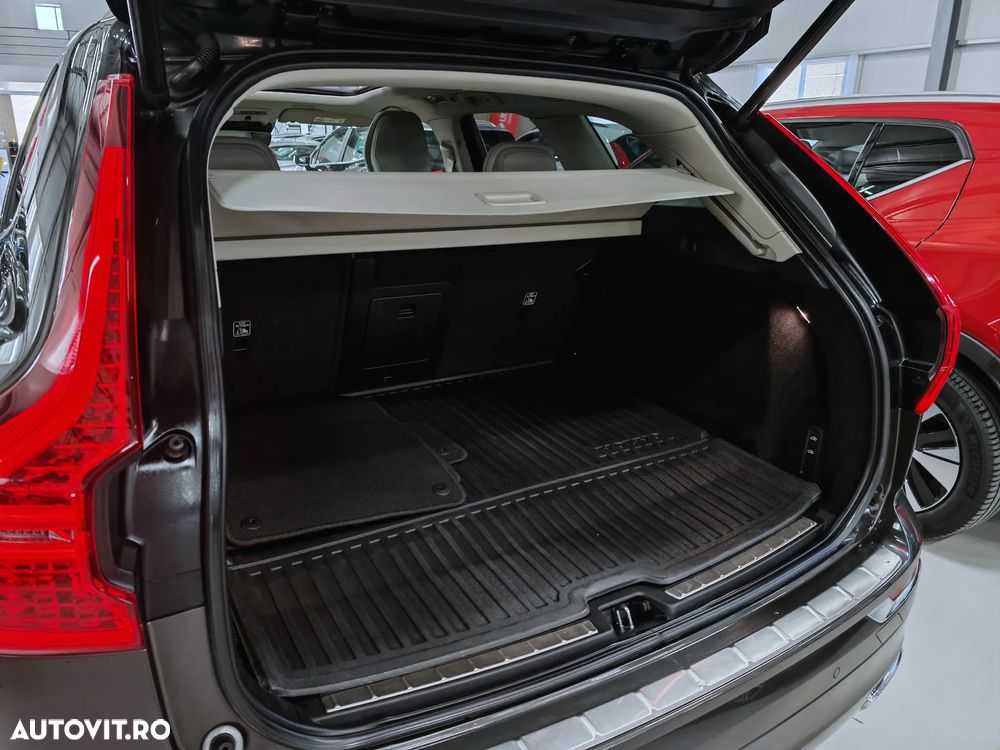 Volvo XC 60 Recharge T8 Twin Engine eAWD Inscription - 36