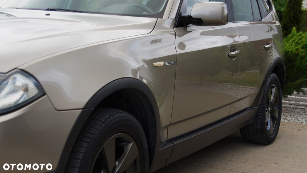 BMW X3 2.5si - 17