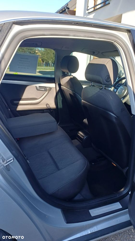 Audi A4 Limousine - 16