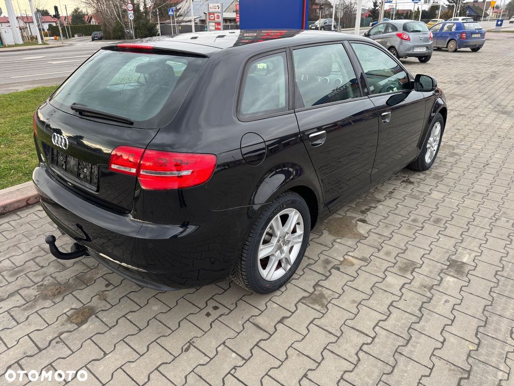 Audi A3 Sportback 1.6 Ambition - 4