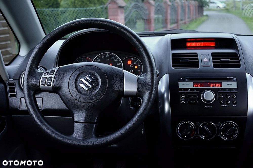 Suzuki SX4 1.6 VVT 4x2 Comfort - 18