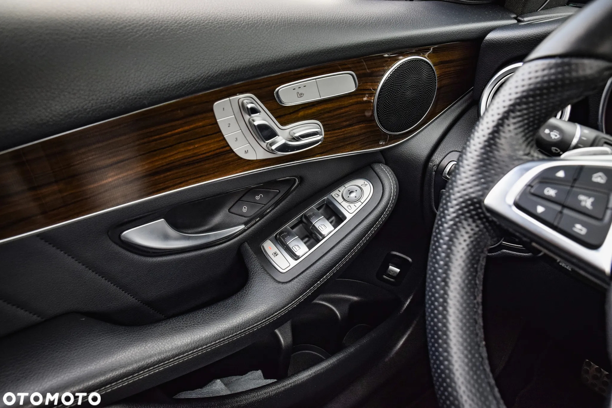 Mercedes-Benz GLC 300 4Matic 9G-TRONIC AMG Line - 33