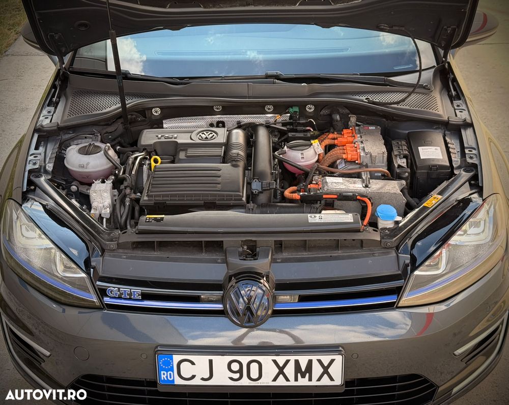 Volkswagen Golf - 33