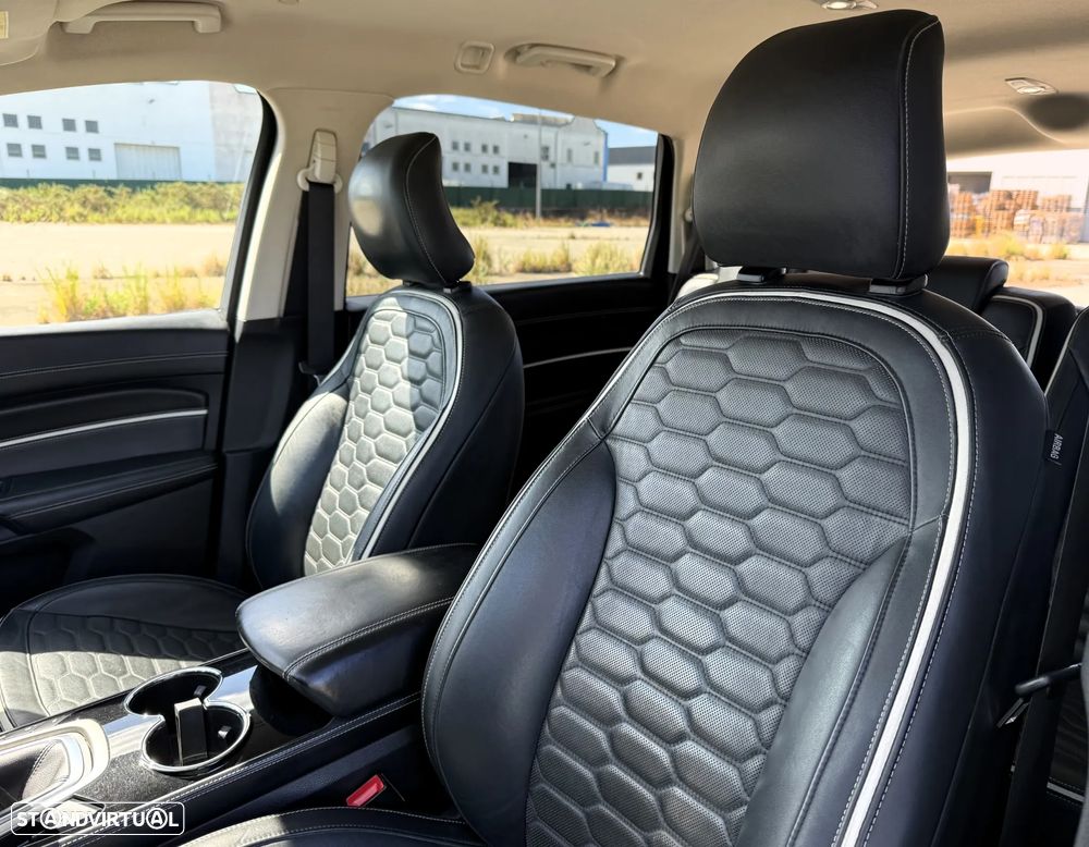 Ford S-Max 2.0 TDCi Vignale - 46