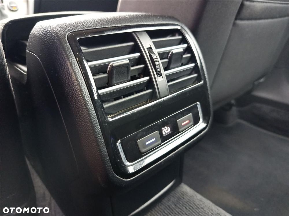 Volkswagen Passat - 21