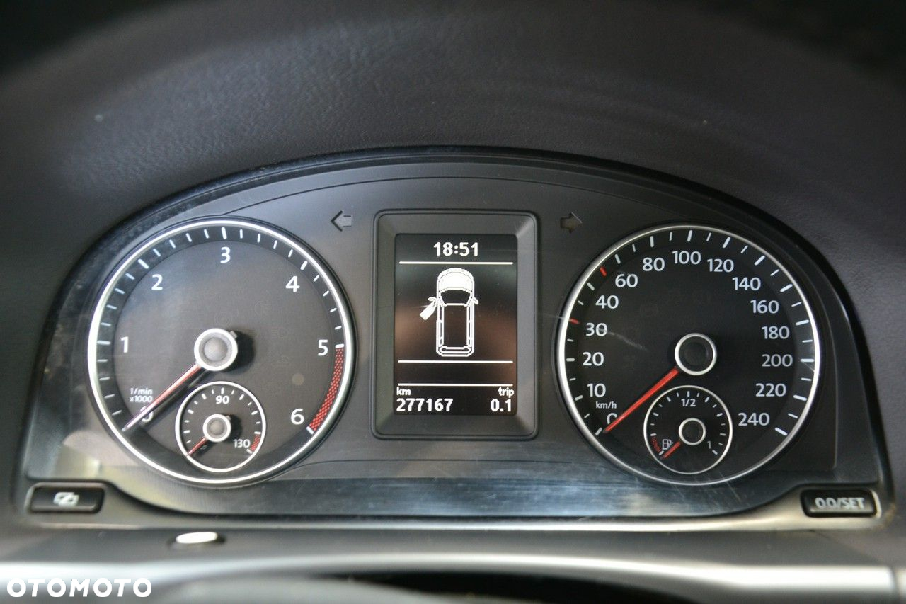 Volkswagen Touran - 23