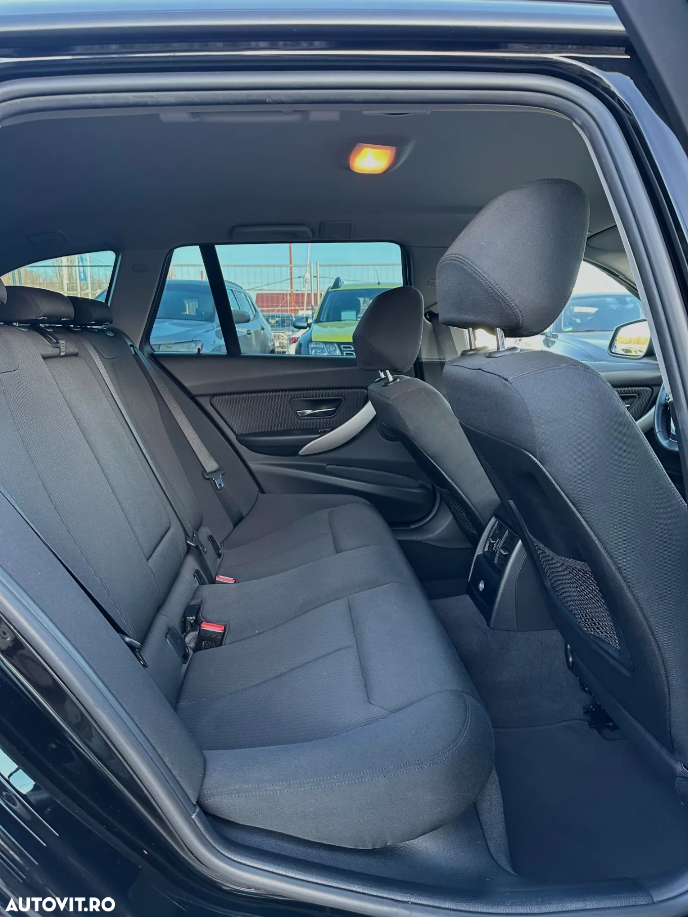 BMW Seria 3 320d Touring Aut. Advantage - 14