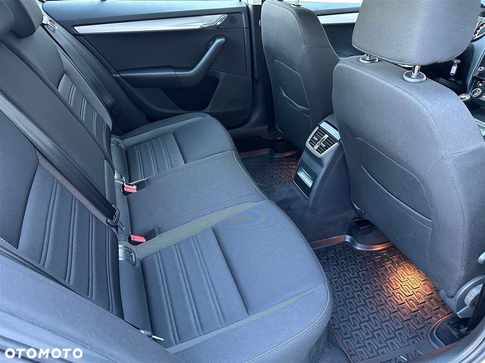 Skoda Octavia 1.5 TSI ACT Ambition - 8