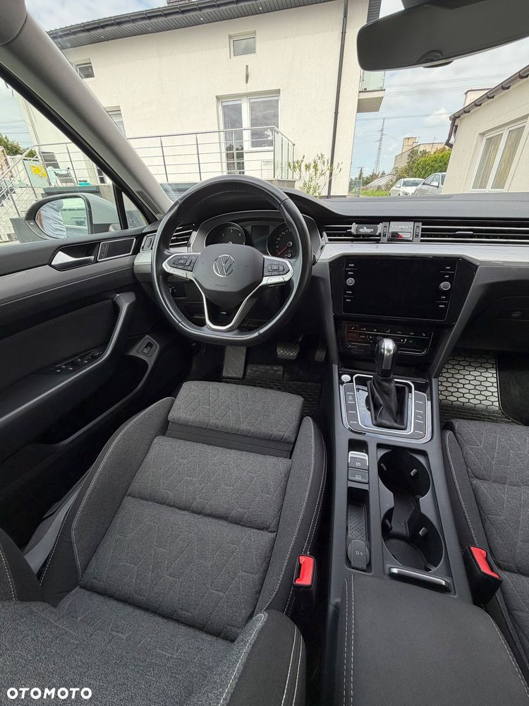 Volkswagen Passat - 17