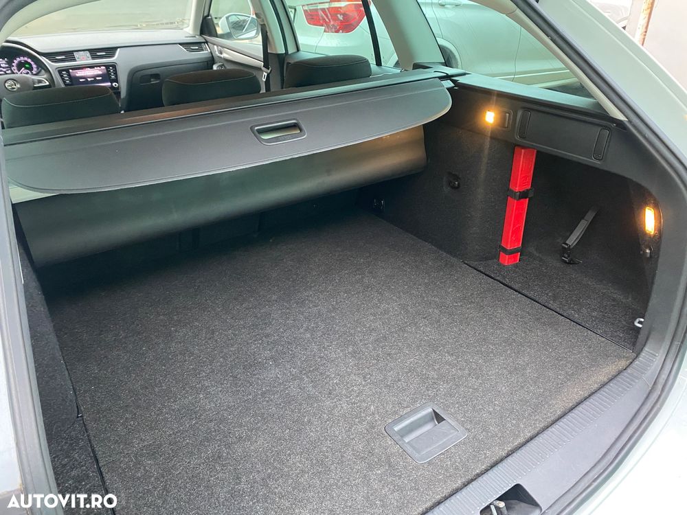 Skoda Octavia 2.0 TDI 4x4 DSG Soleil - 11