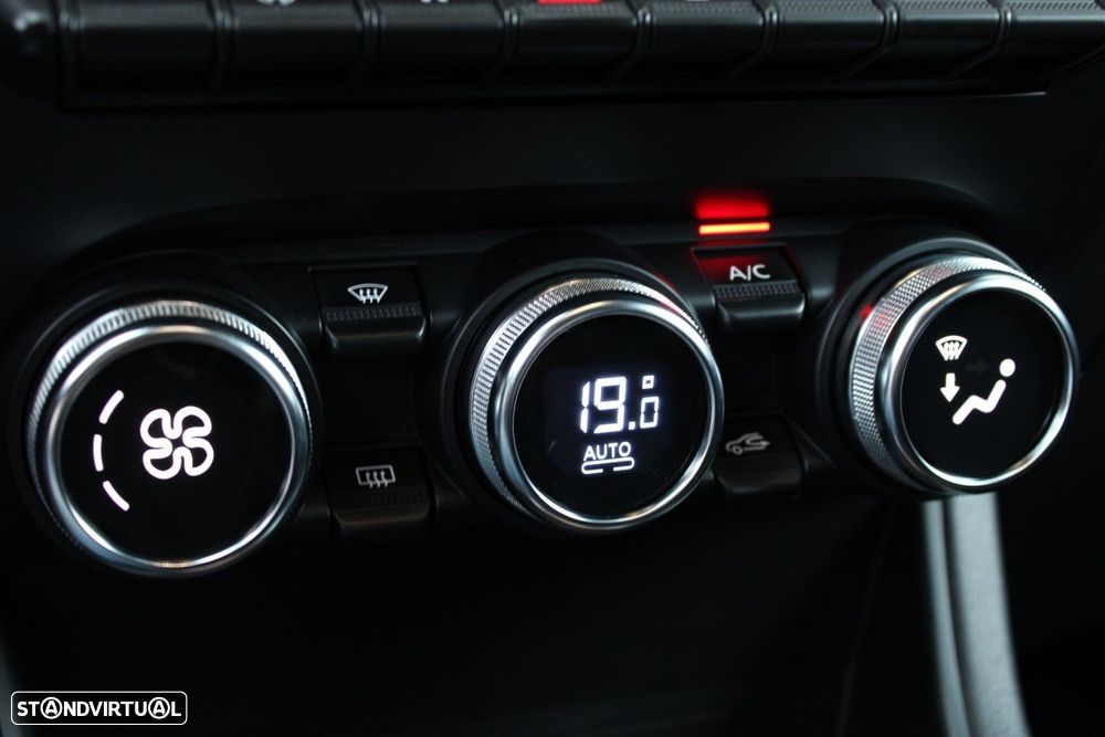 Renault Captur 1.0 TCe Techno Bi-Fuel - 23