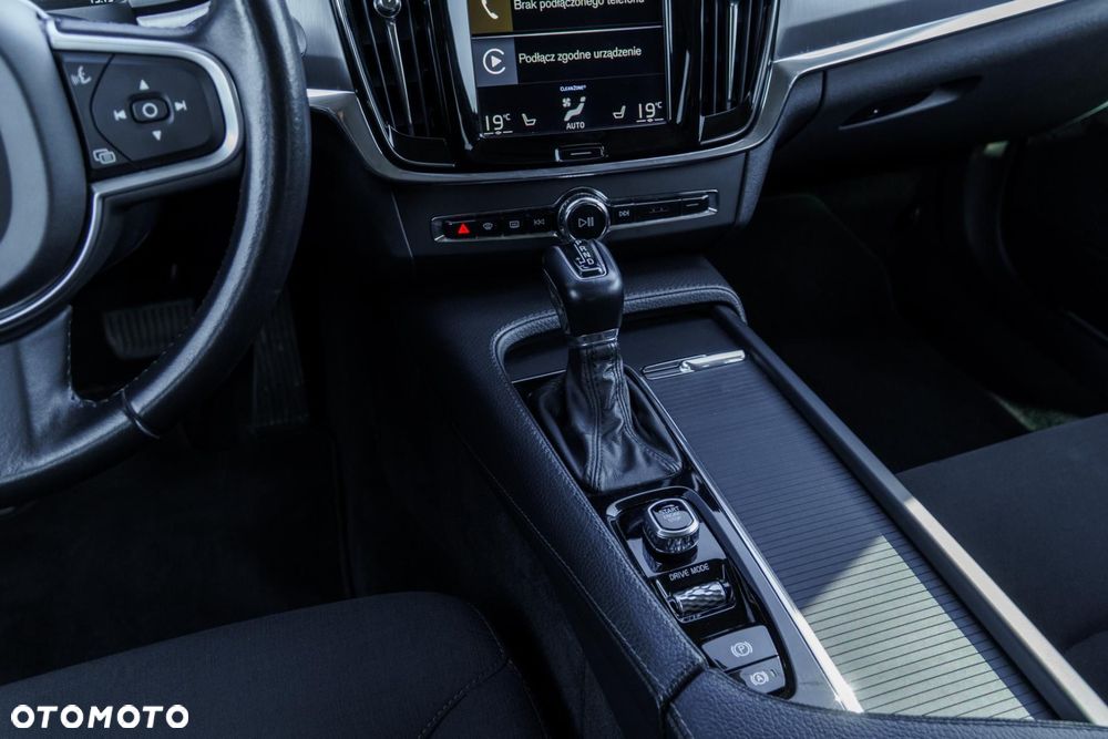 Volvo V90 D4 Momentum - 26