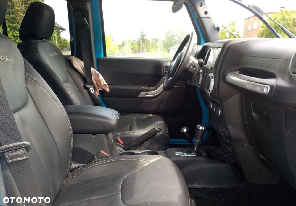 Jeep Wrangler 2.8 CRD Unlim Sahara - 19