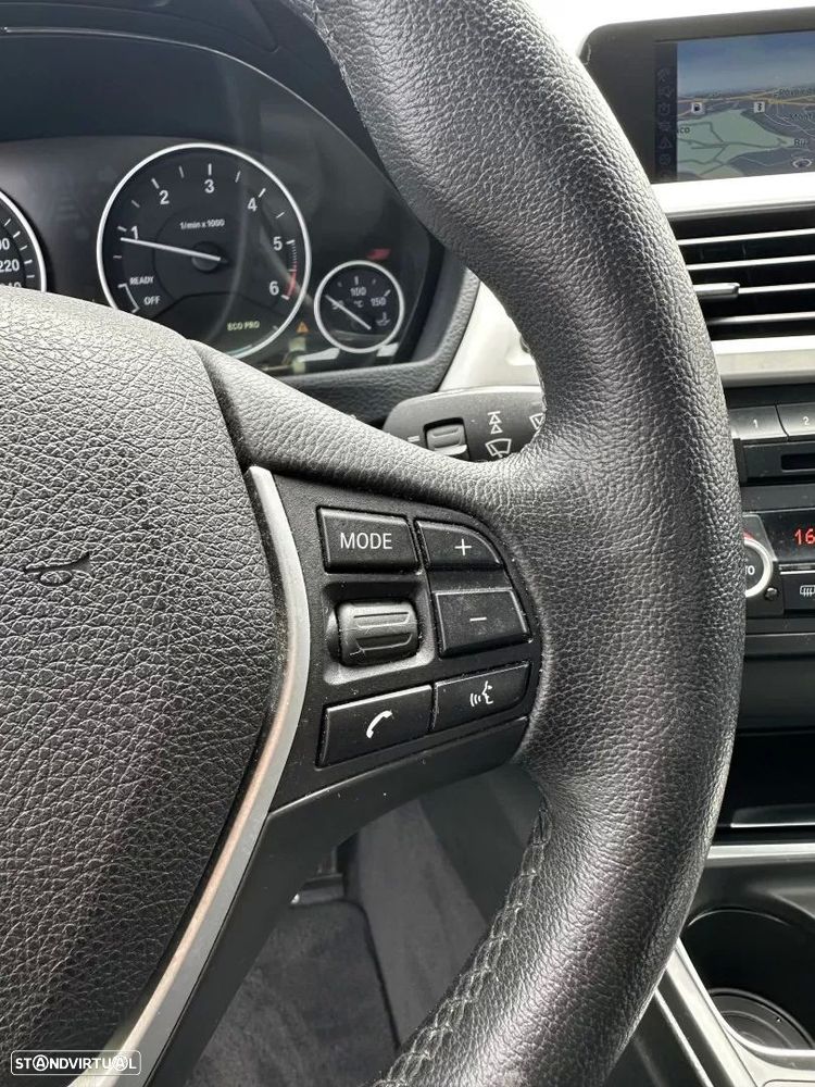 BMW 320 d EfficientDynamics Line Sport - 43