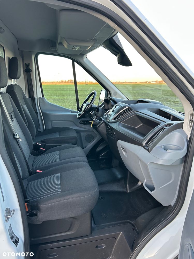 Ford Transit - 24