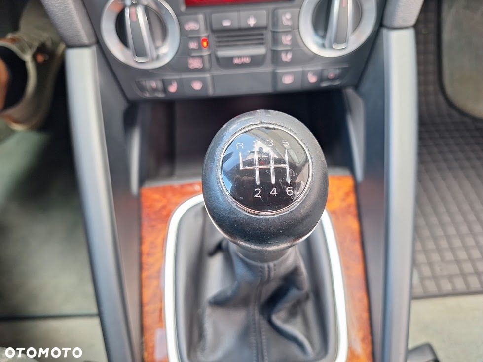 Audi A3 3-drzwiowe 1.4T FSI Ambiente - 25