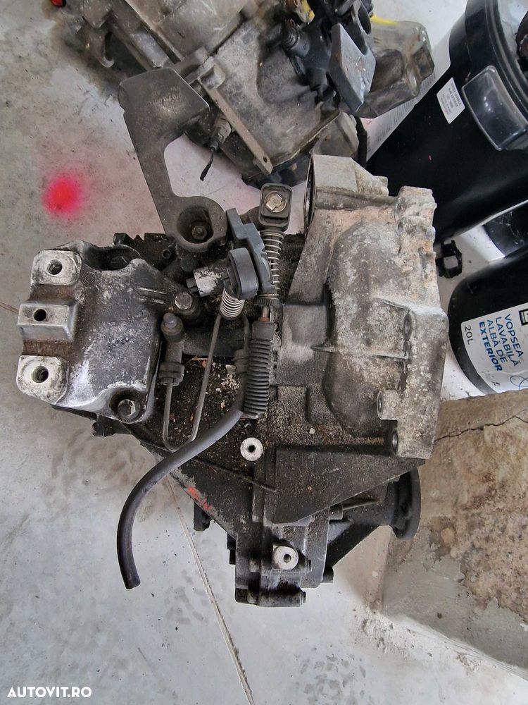 Cutie Viteze JPG Vw Golf 5 6 1.4TSI 6+1Viteze JPG - 1