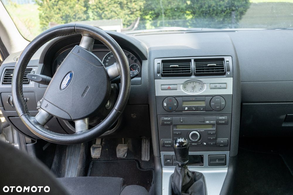 Ford Mondeo 1.8 Ambiente - 10