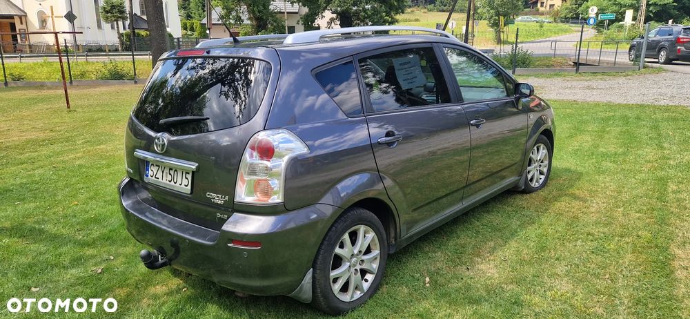 Toyota Corolla Verso 2.2 D-4D Premium - 1